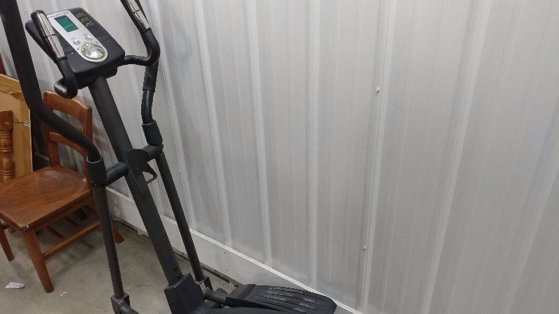 Golds Gym Stridetrainer 380 Elliptical Trainer