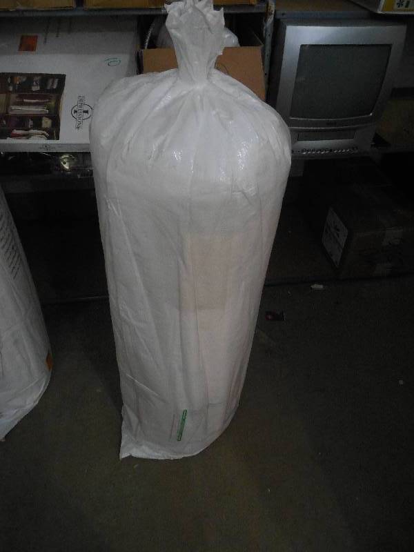 lot 62 image: 8 HOTEL MATTRESS TWIN