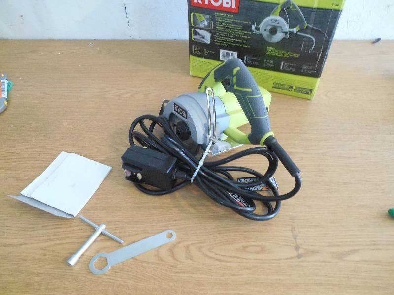 lot 25 image: Ryobi 4 in. Tile Saw