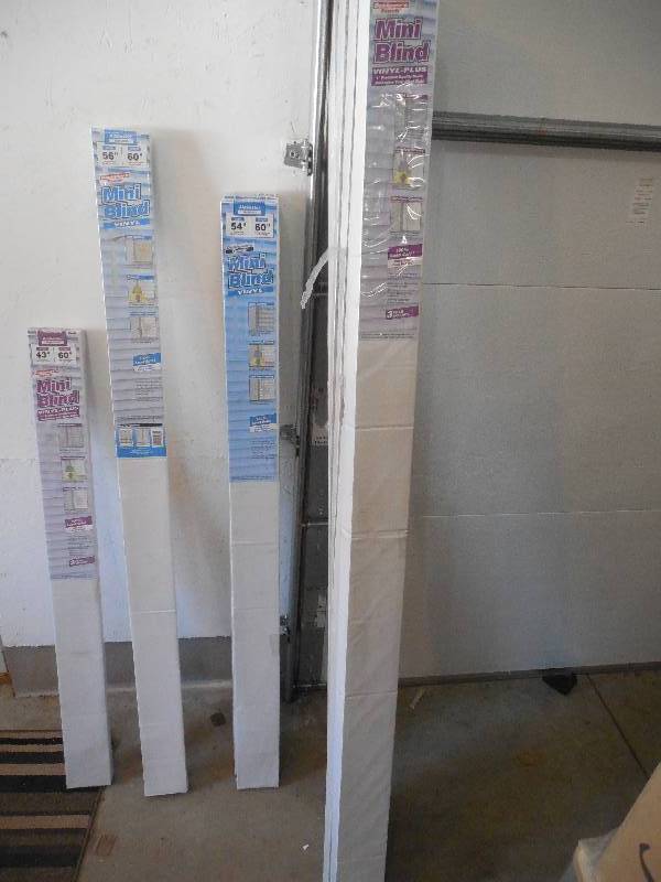 lot 67 image: (6) Designers Touch DESIGNERS TOUCH 1-INCH VINYL MINI BLINDS, WHITE, 18X60 IN.