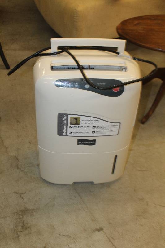 lot 25 image: Soleus Air 40-Pint Dehumidifier