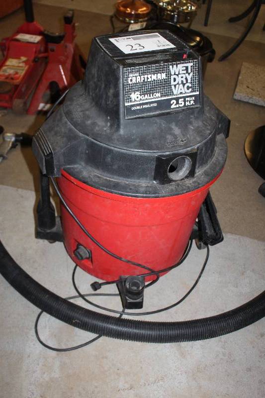 lot 23 image: Craftsman 16-Gallon Wet Dry Vac