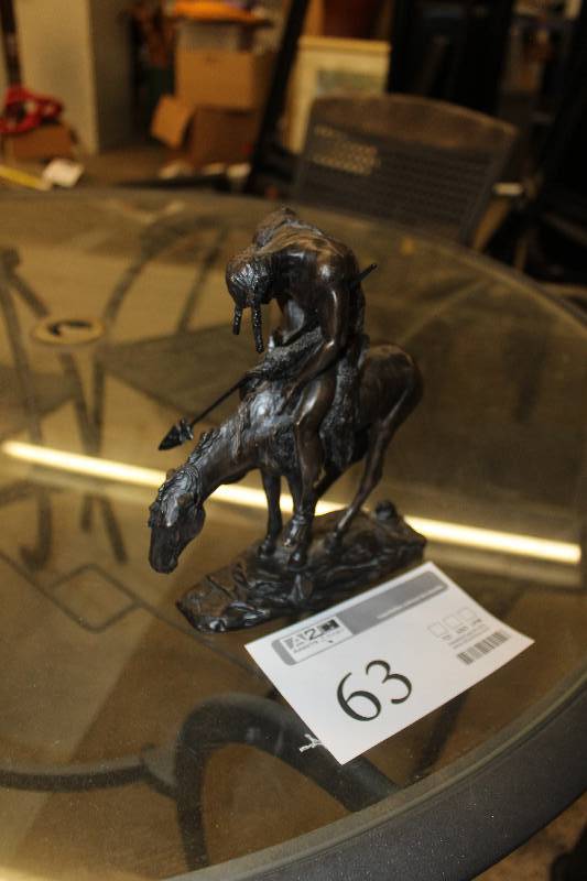 lot 63 image: Table Decoration