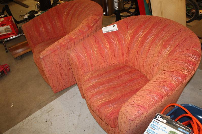 lot 6 image: Lot of (2) Living Room Chairs