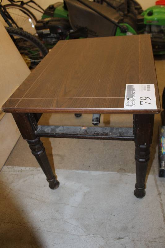 lot 79 image: End Table