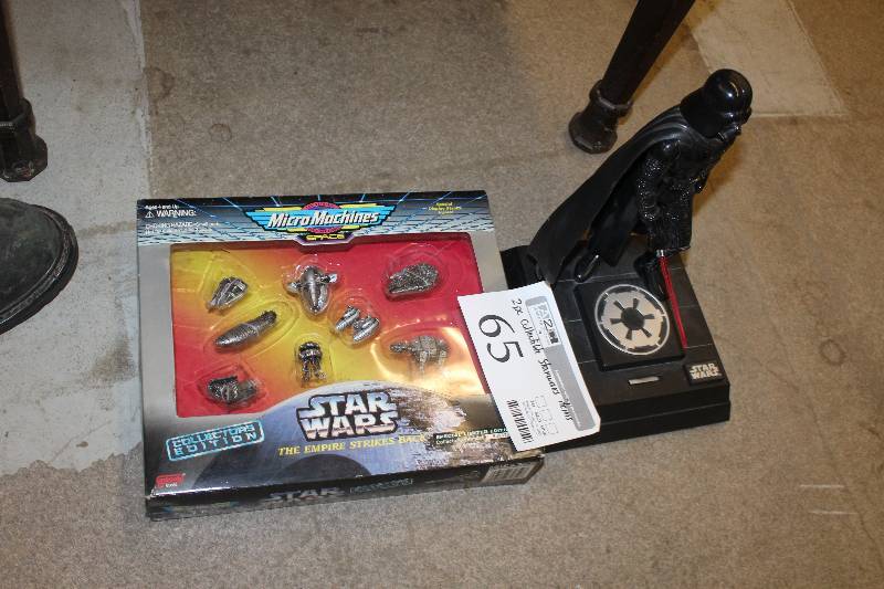 lot 65 image: Lot of (2) Collectible Star Wars Memorabilia