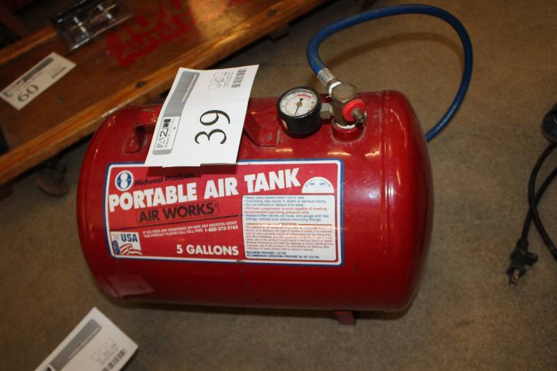 lot 39 image: Midwest Products Air Works 5-Gallon Portable Air Tank