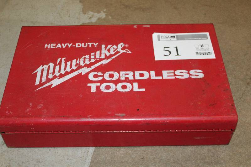 lot 51 image: Milwaukee Heavy Duty 12VDC Cordless Drill w Battery, Case