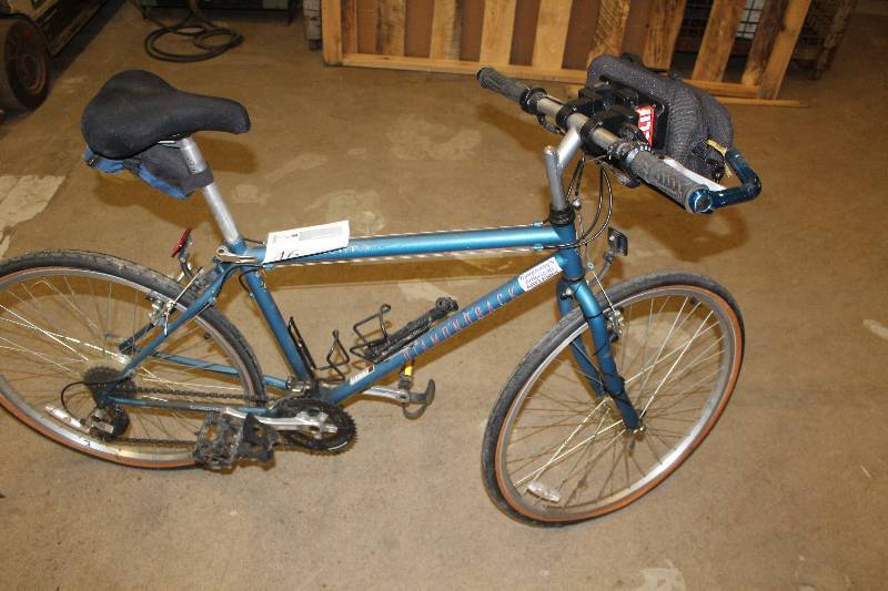 lot 46 image: Diamondback Trail Bike