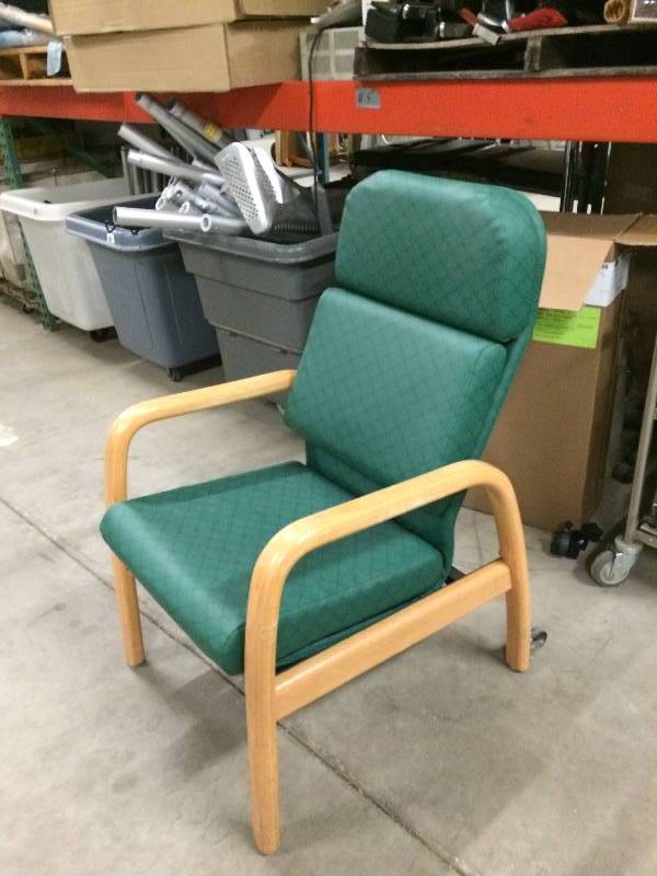 lot 43 image: Hill Rom Orthapedic Health Care Seating Medical Nursing Home TV Entertainment Center Mobile Lounge Chair With Boltaflex Protectant Vinyl & Oak Accents - Nice Condition