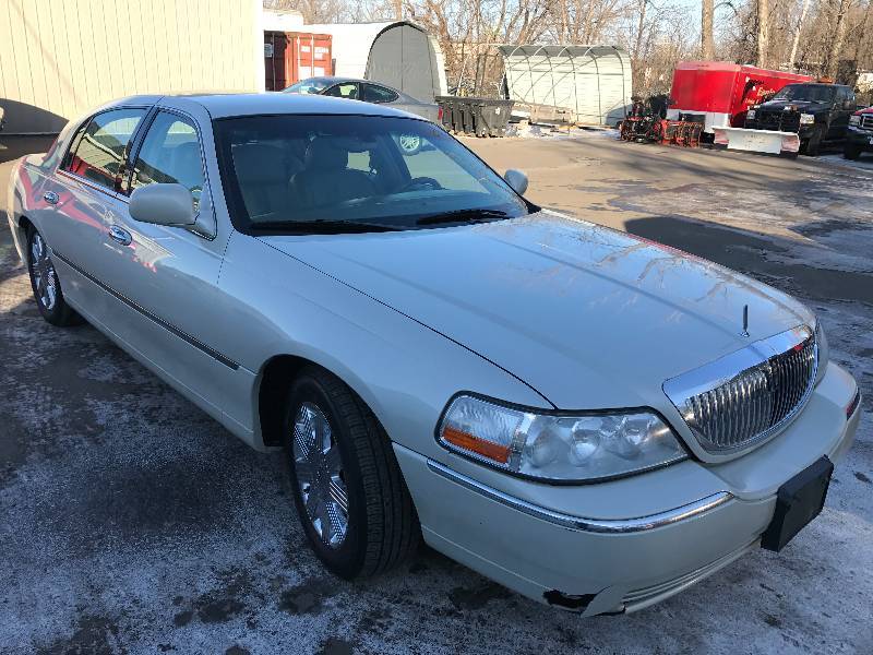 2004 Lincoln Towncar Ultimate...Limo Company Owned