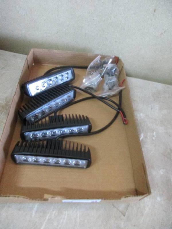 4- 12 volt 6 LED light bars and mounting brackets