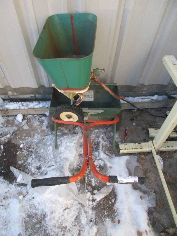 3 seed spreaders