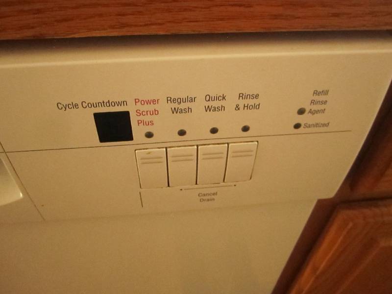 Bosch dishwasher, 23.5 wide