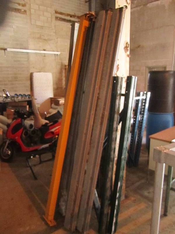 Pallet racking, 3 uprights 65 and ...