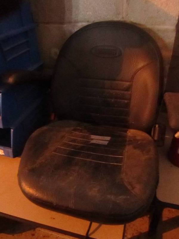 Seat with seatbelt...