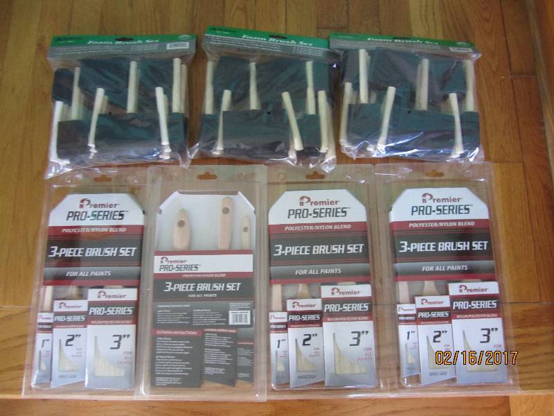 Lot of foam and bristle paint brush...