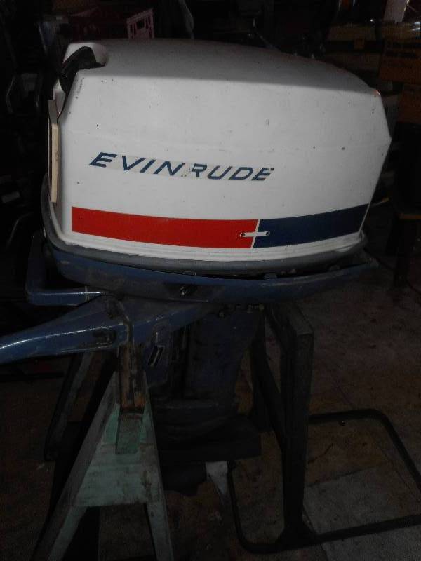 18 HORSE EVINRUDE MOTOR