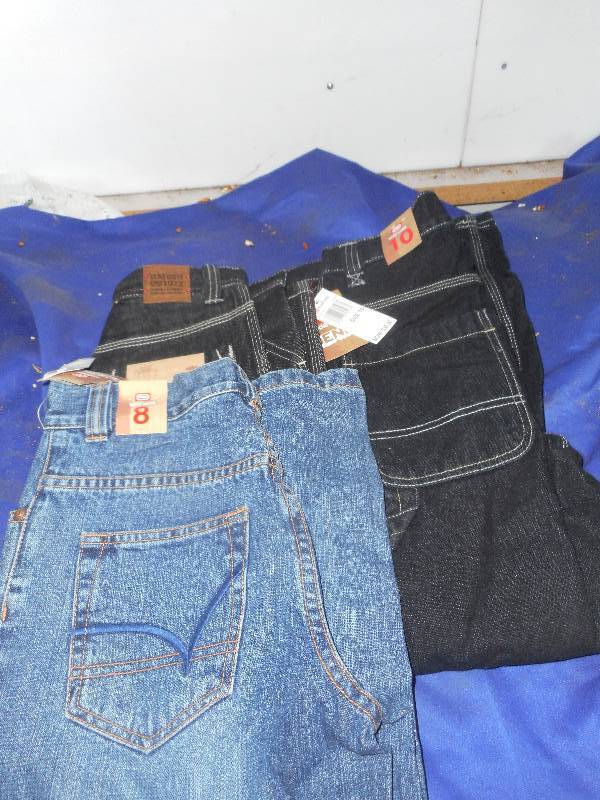 SZ 10 AND SZ 8 ELKO UNITED JEANS