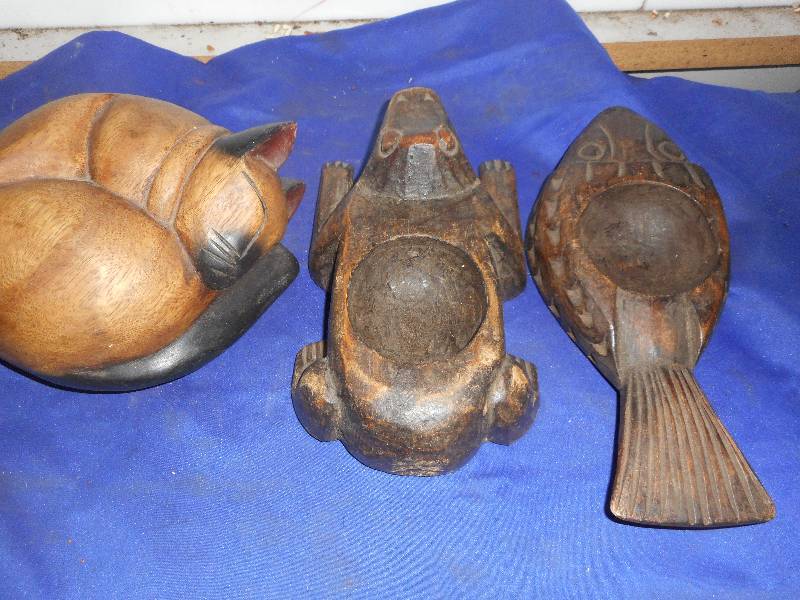 WOOD AFRICAN FROG AND FISH HAND CARVED CAT