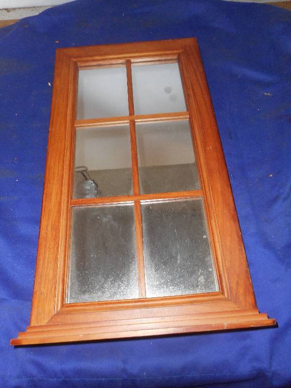 MIRRORED WINDOW