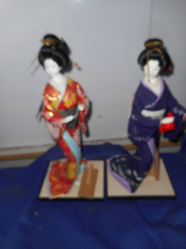 2 GEISHA SILK DOLLS