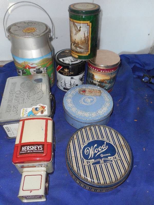 COLLECTIBLE TINS