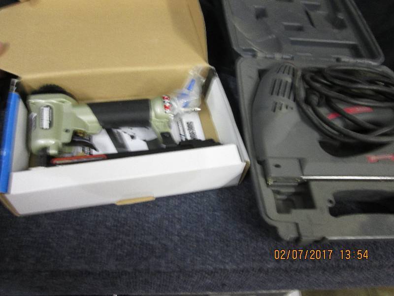 lot 10 image: Superbonder Pneumatic Stapler, Elec...