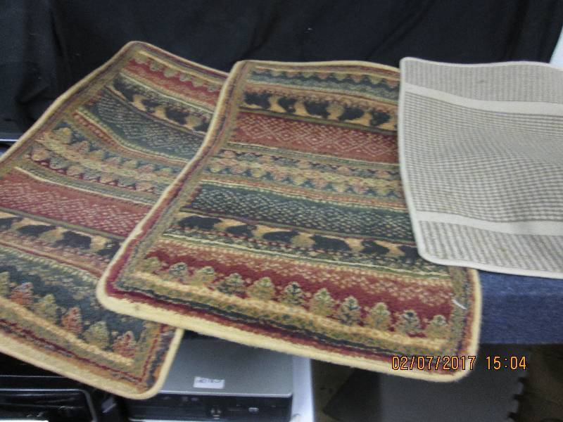 lot 21 image: Lot of 3 Mats...