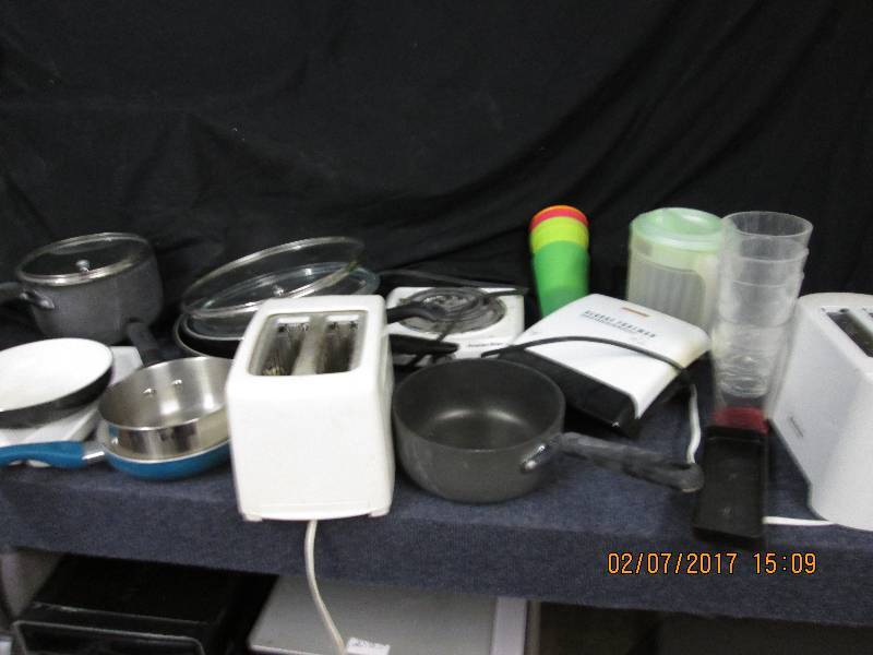 lot 22 image: Assorted Kitchen Items 2 Toasters,...