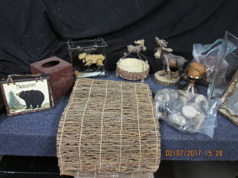 lot 26 image: Covered Tote of Assorted Rustic D...
