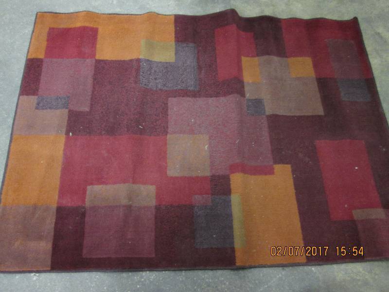 lot 34 image: 4x6 ft Rug...