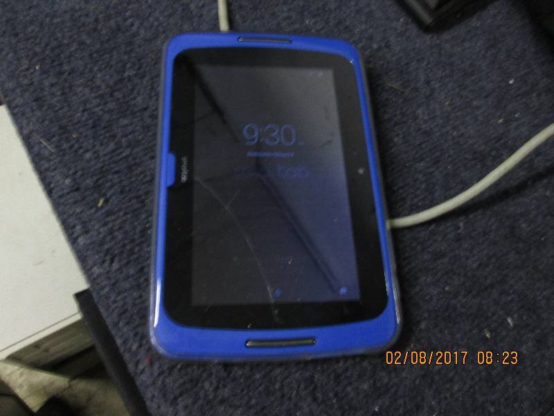 lot 50 image: SmartTab tablet, powers up, crack i...