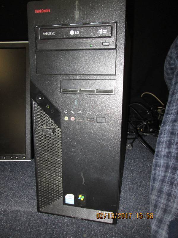 lot 70 image: IBM Think Centre PC only, boots  to...