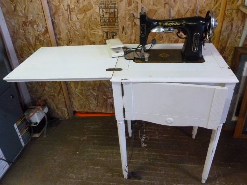 Vintage Sewing Machine