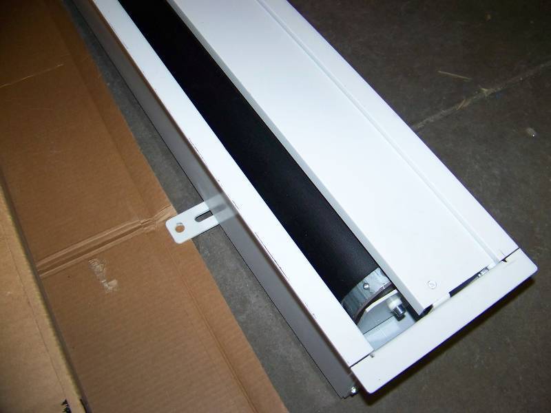 lot 22 image: Da-Lite, Powered  Electric, Projection  Movie Screen