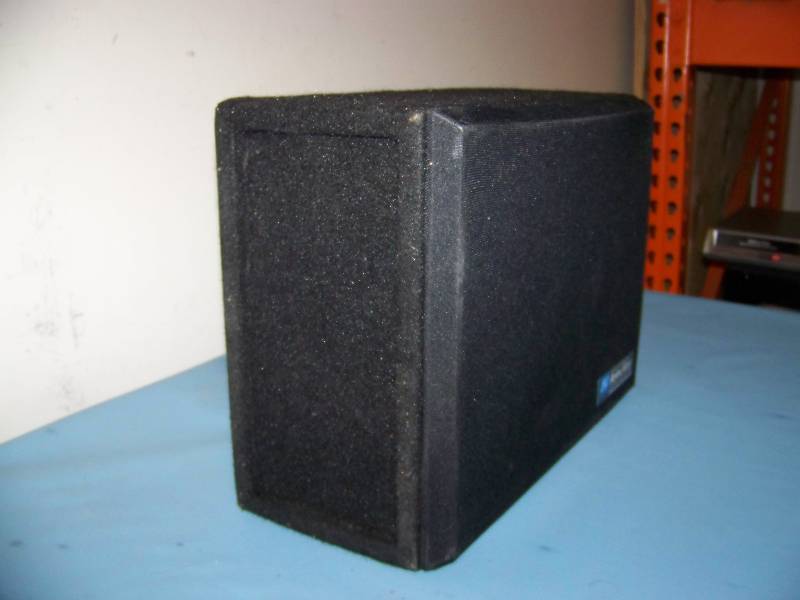 lot 33 image: Amplivox (AV), Wireless Speaker with Internal Wireless Receiver