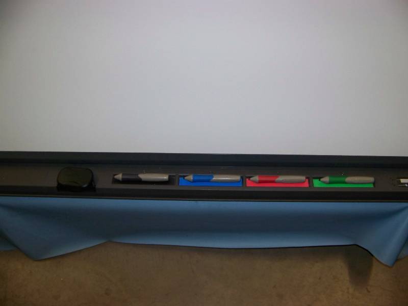 lot 99 image: SMARTBoard, Interactive White Board with Pens and Erasor