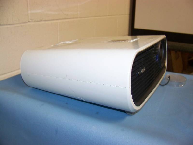 lot 13 image: Sony, VPL-EX50, LCD Projector
