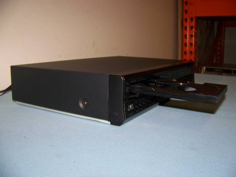 lot 84 image: JVC, DVD  VCR Combo Player with Remote Control