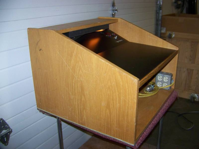 lot 124 image: Tabletop Podium with Lights, Timer and Power Outlets