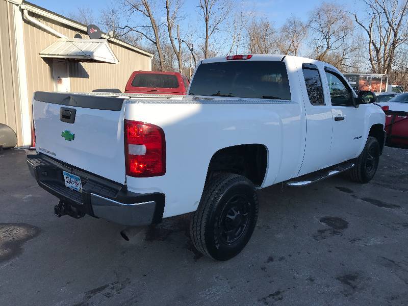 lot 2 image: 2011 Chevrolet Silverado 2500 HD 4x4