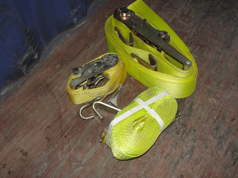 lot 8 image: 3 Ratchet Straps