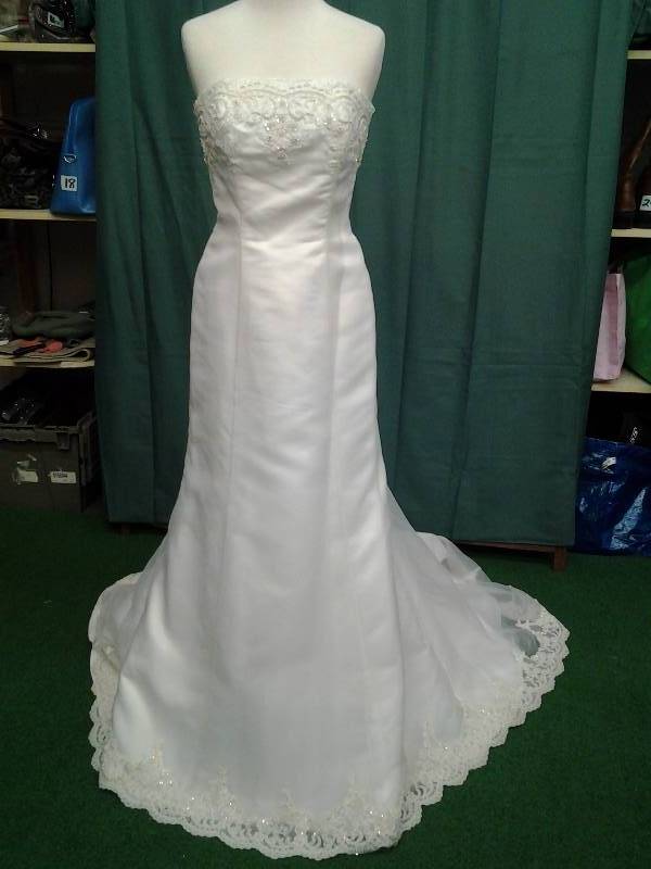 Michaelangelo Ivory Beaded Size 10