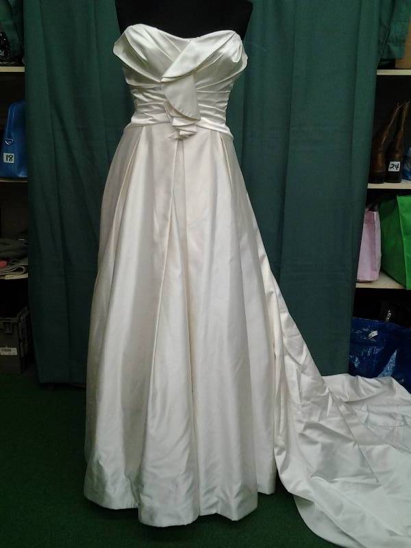 Alvina Valenta Couture Collection Size 12