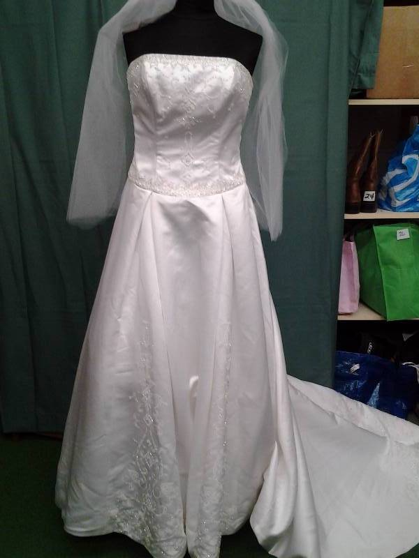 Alexa Claire White Size 14