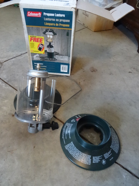 lot 28 image: Coleman camp lantern. Two mantle 51...
