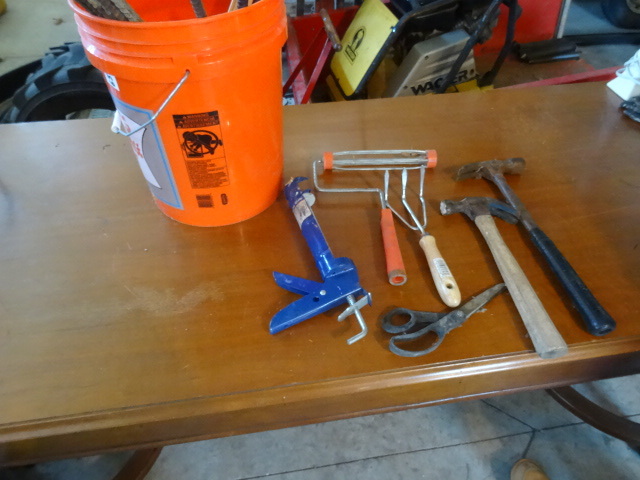 lot 65 image: Misc hand tools. Steel rebar. Greas...
