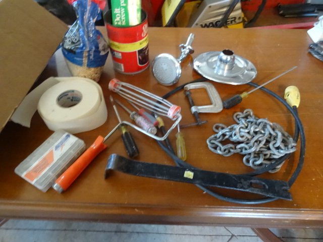 lot 73 image: Box of misc...