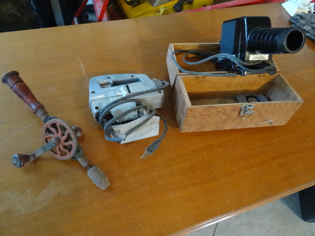 lot 74 image: Vintage hand drill. Vintage jig saw...
